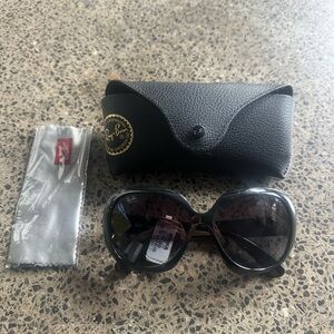 Ray-Ban Black Sunglasses with Case and Cloth